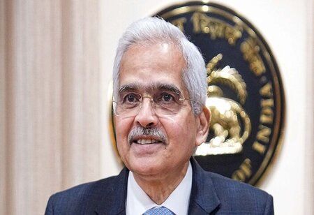 Speculation about RBI Governor Shaktikanta Extension Intensifies after GDP Shortfall